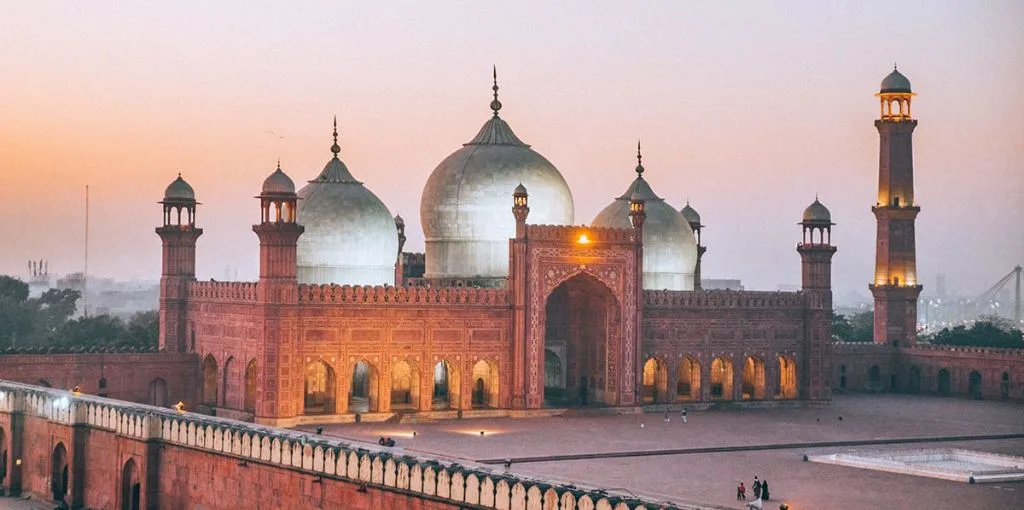 Qatar Airways Lahore Office in Pakistan