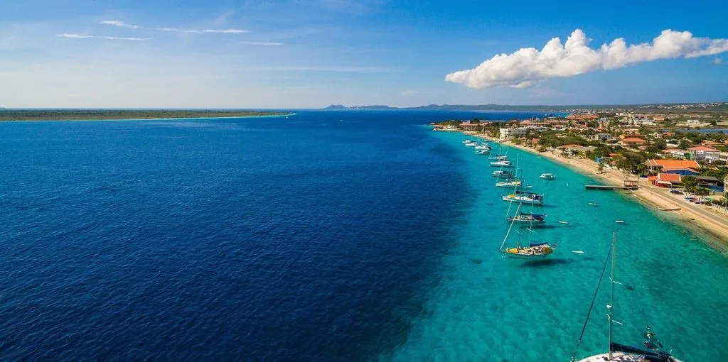 United Airlines Bonaire Reservation Office in Netherlands Antilles