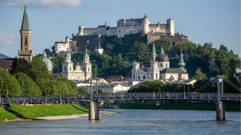 Japan Airlines Salzburg Office in Austria