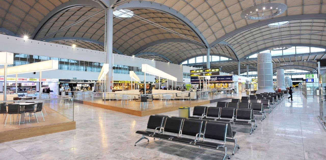 United Airlines Alicante-Elche Miguel Hernández Airport – ALC Terminal