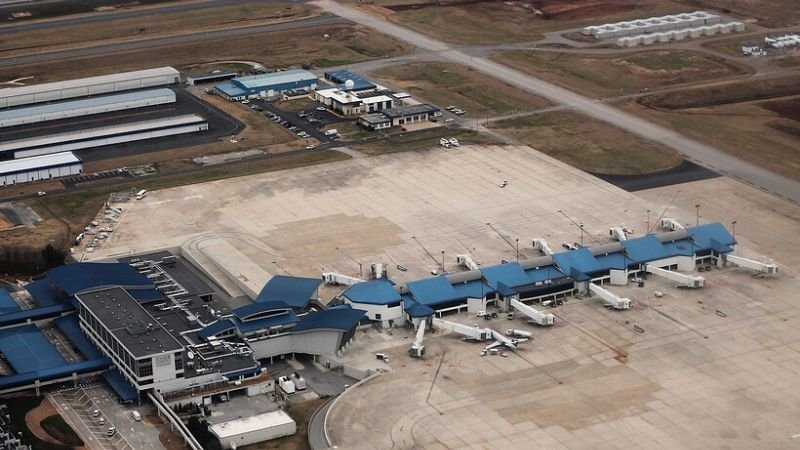 Breeze Airways Huntsville International Airport