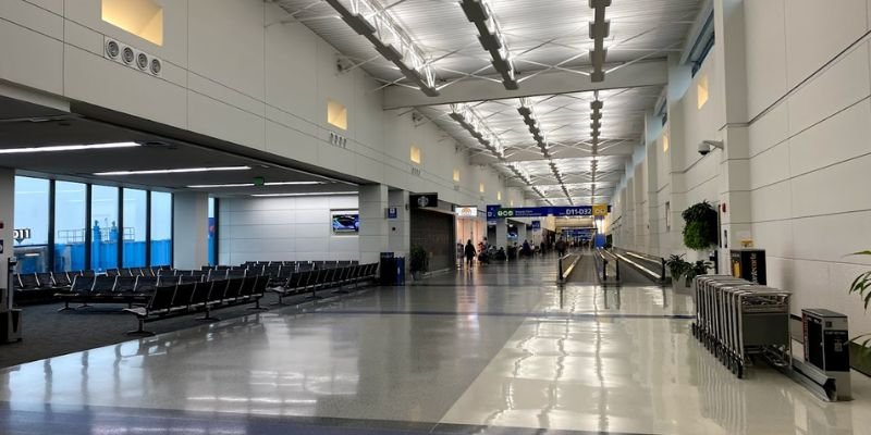 Frontier Airlines Detroit Metropolitan Wayne County Airport – DTW Terminal