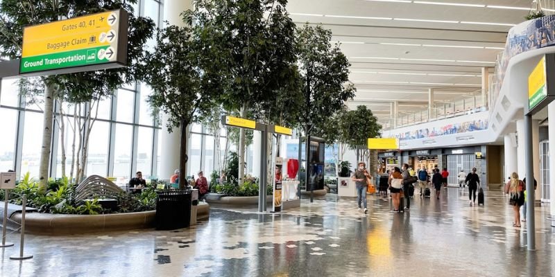 Frontier Airlines LGA Terminal