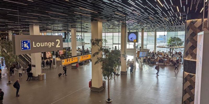 Ryanair AMS Terminal