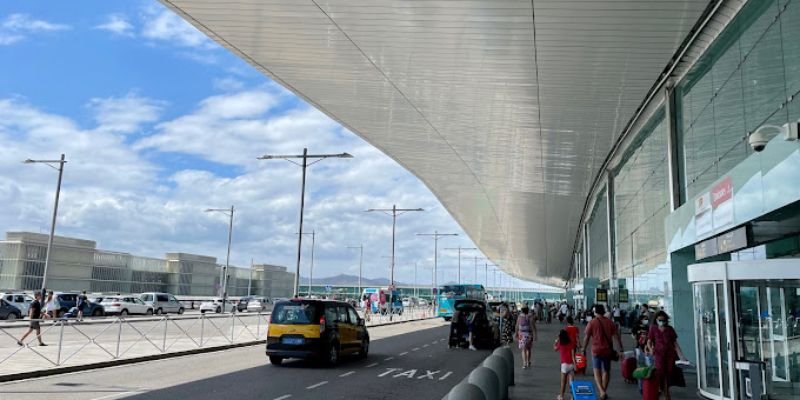 Singapore Airlines BCN Terminal