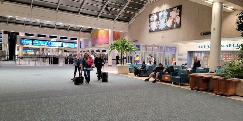 Icelandair Berlin MCO Terminal