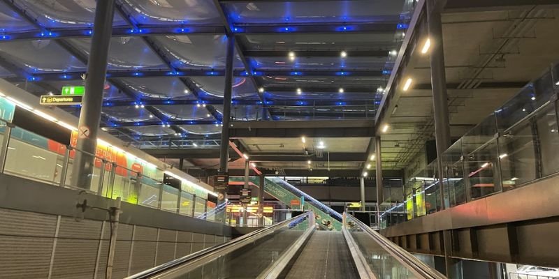 Vietnam Airlines LGW Terminal