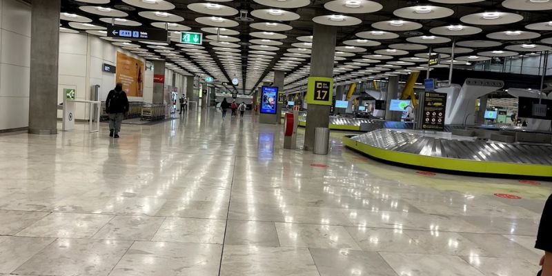 Vietnam Airlines MAD Terminal