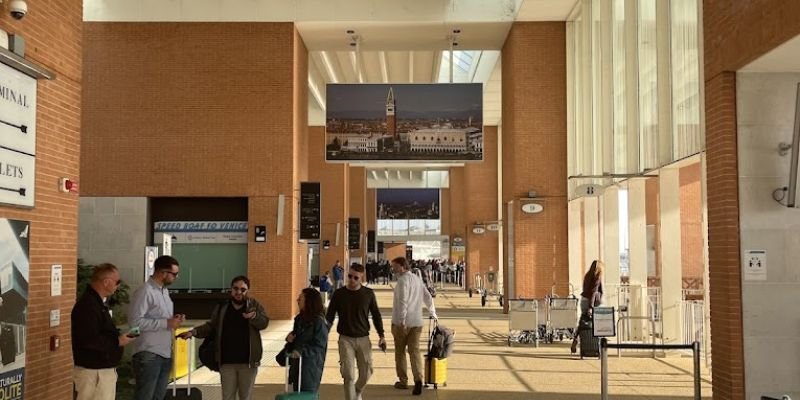 Vietnam Airlines VCE Terminal