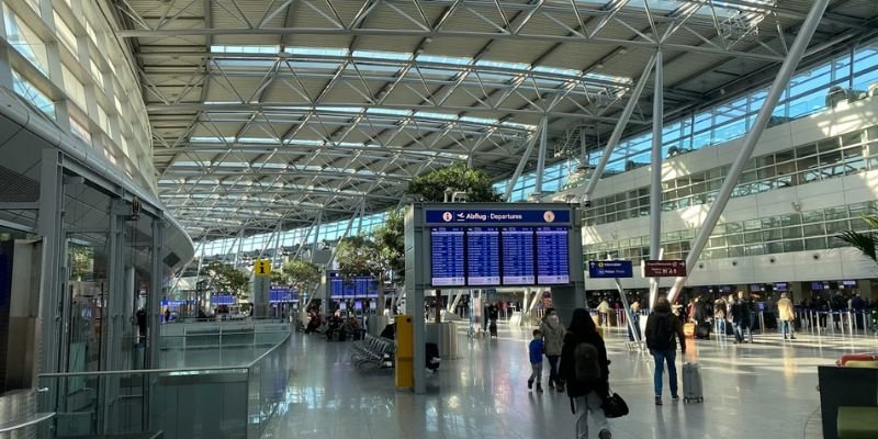 Icelandair DUS Terminal