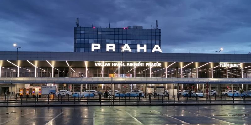 Icelandair PRG Terminal