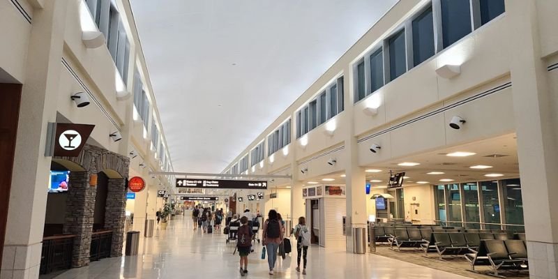 Icelandair RSW Terminal