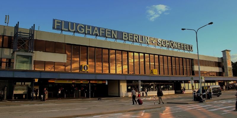 Icelandair SXF Terminal