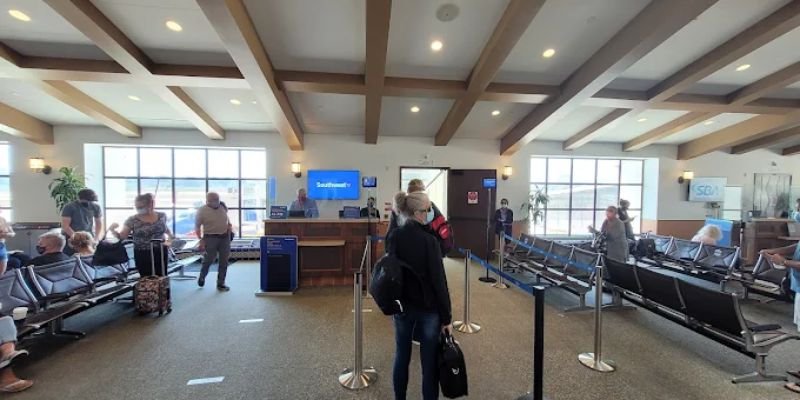 EasyJet Airlines Santa Barbara Airport – SBA Terminal